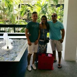 Meet your Posher, Emmanuel